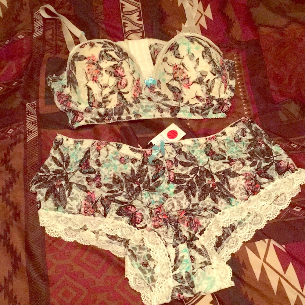 Plus size Lingerie set 🌸